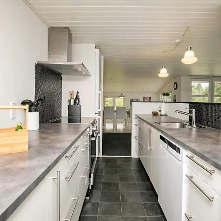 6 Person Holiday In Bl Vand בית נופש *