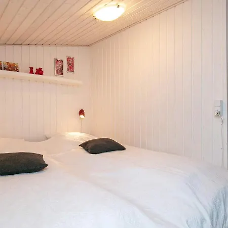 6 Person Holiday In Bl Vand בית נופש